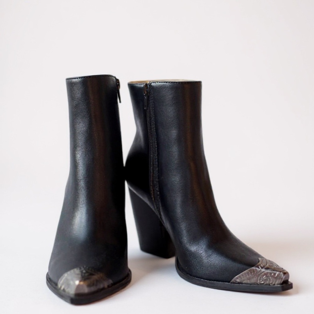 Western Etched Silver Tip Noir Block Heel Boot - Picture 3 of 16
